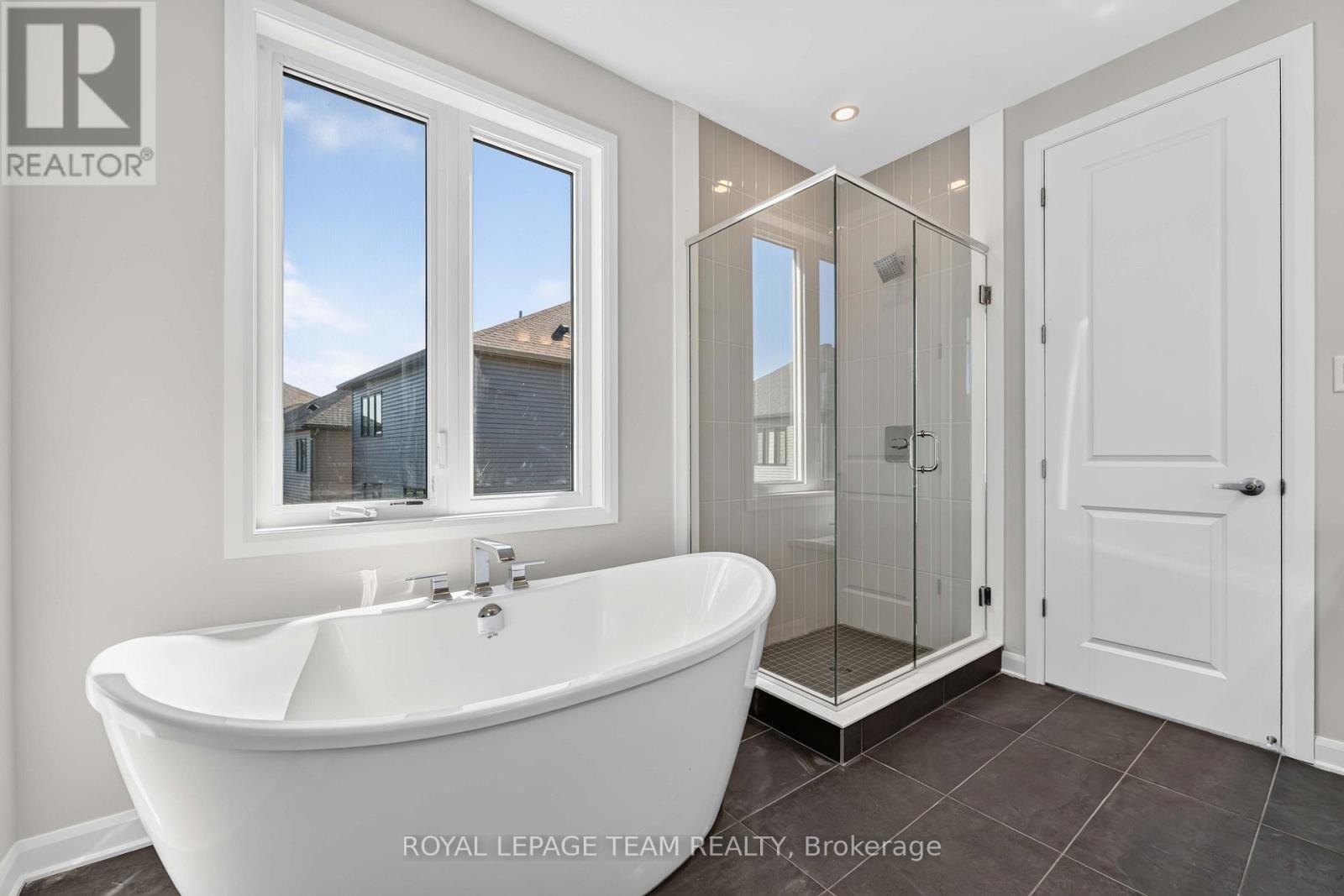 902 Locomotion Lane, Ottawa, Ontario  K2V 0V1 - Photo 12 - X12421933