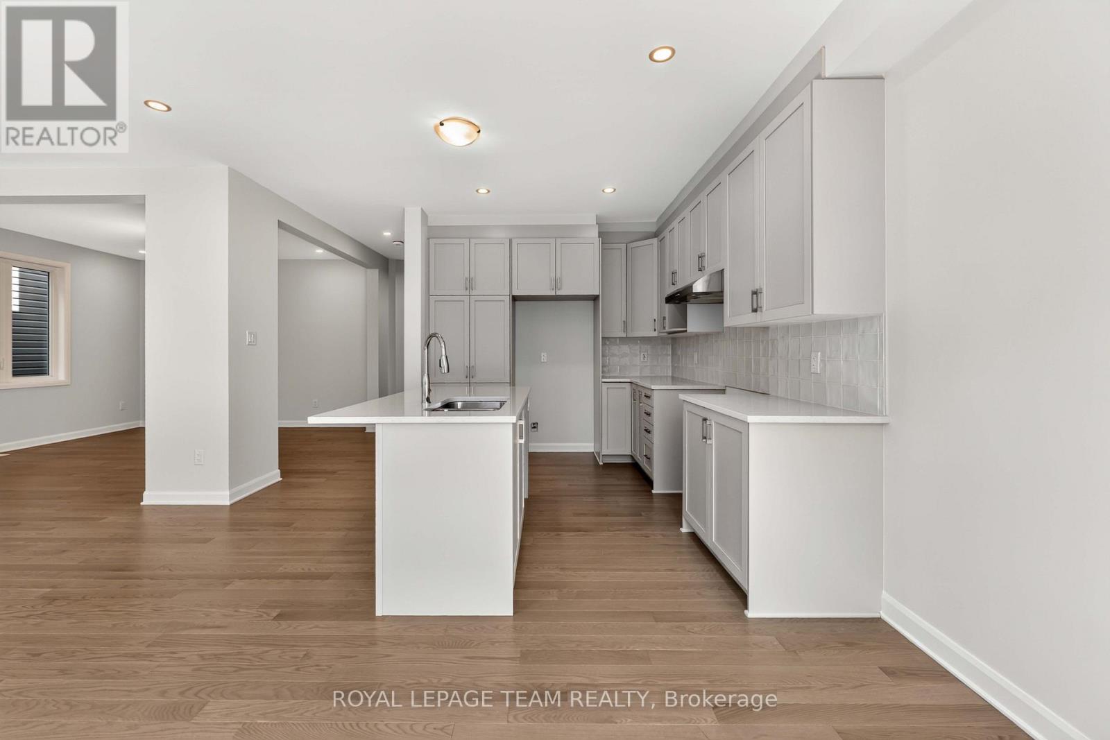902 Locomotion Lane, Ottawa, Ontario  K2V 0V1 - Photo 9 - X12421933