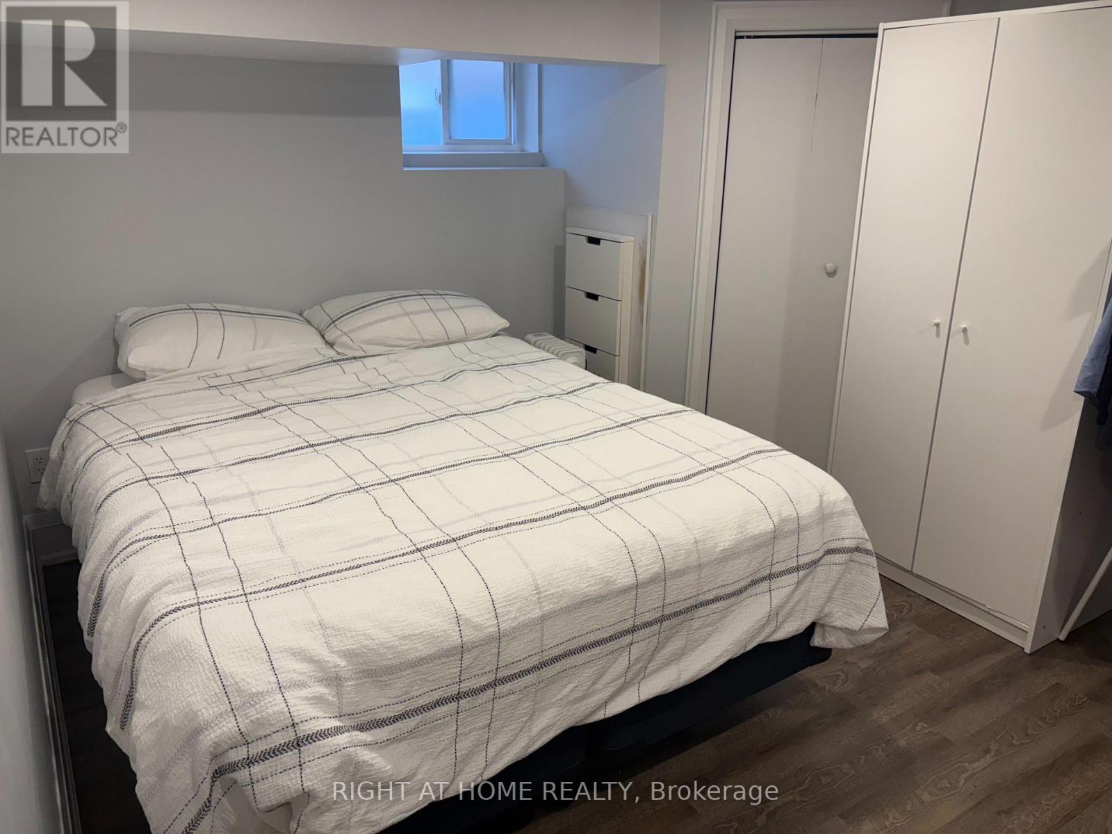 Lower - 39 Amherst Avenue, Toronto, Ontario  M6E 1Z2 - Photo 10 - C13629294