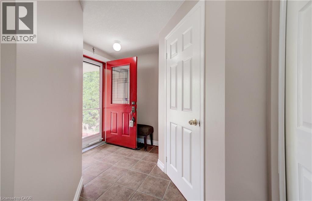 27 Bridlewreath Street, Kitchener, Ontario  N2E 3V5 - Photo 3 - 40851299