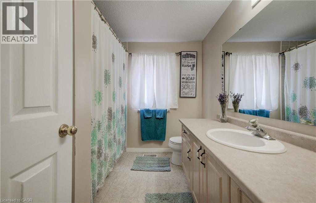27 Bridlewreath Street, Kitchener, Ontario  N2E 3V5 - Photo 25 - 40851299