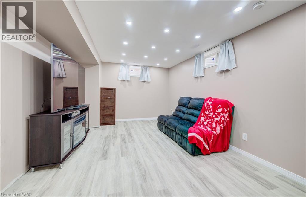 27 Bridlewreath Street, Kitchener, Ontario  N2E 3V5 - Photo 27 - 40851299