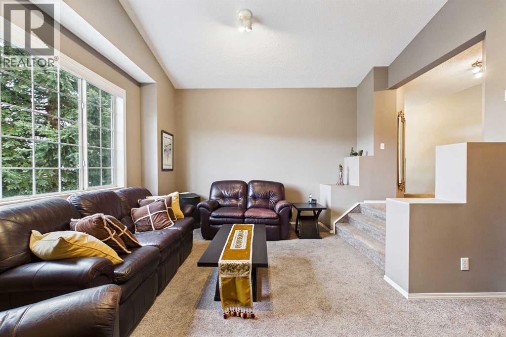 279 Valley Brook Circle NW, Calgary, Alberta  T3B 5S4 - Photo 19 - A2317039