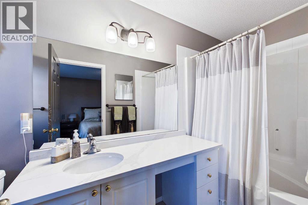 279 Valley Brook Circle NW, Calgary, Alberta  T3B 5S4 - Photo 25 - A2317039