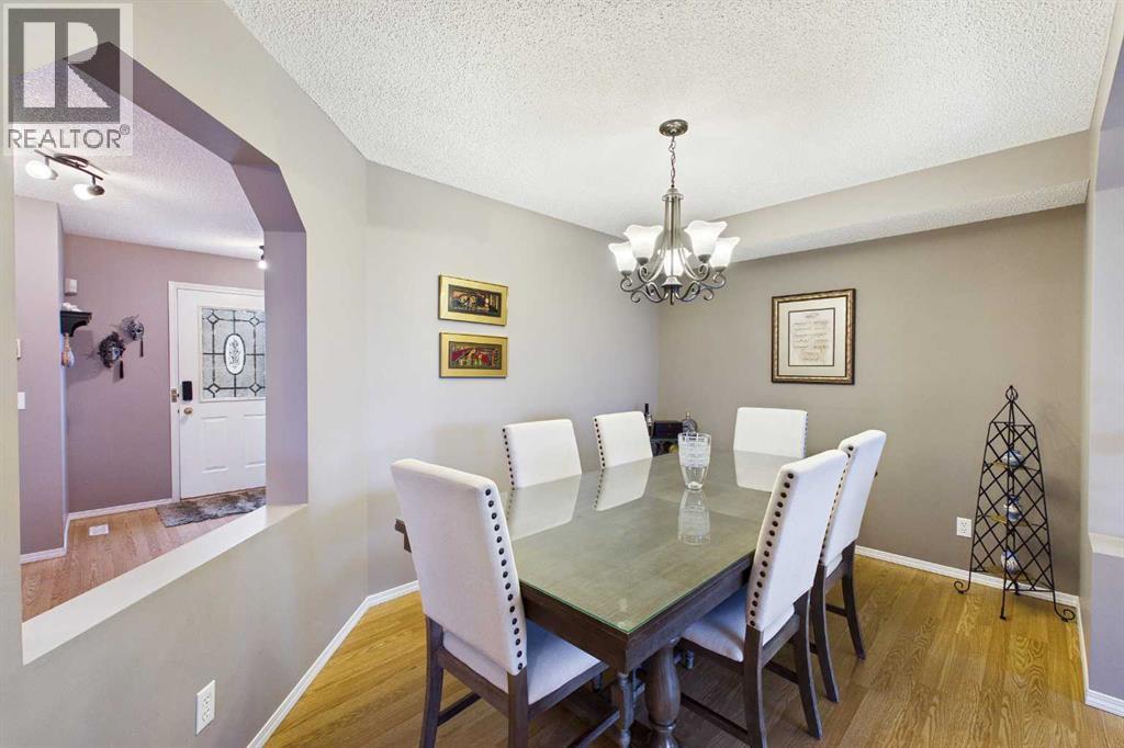 279 Valley Brook Circle NW, Calgary, Alberta  T3B 5S4 - Photo 8 - A2317039