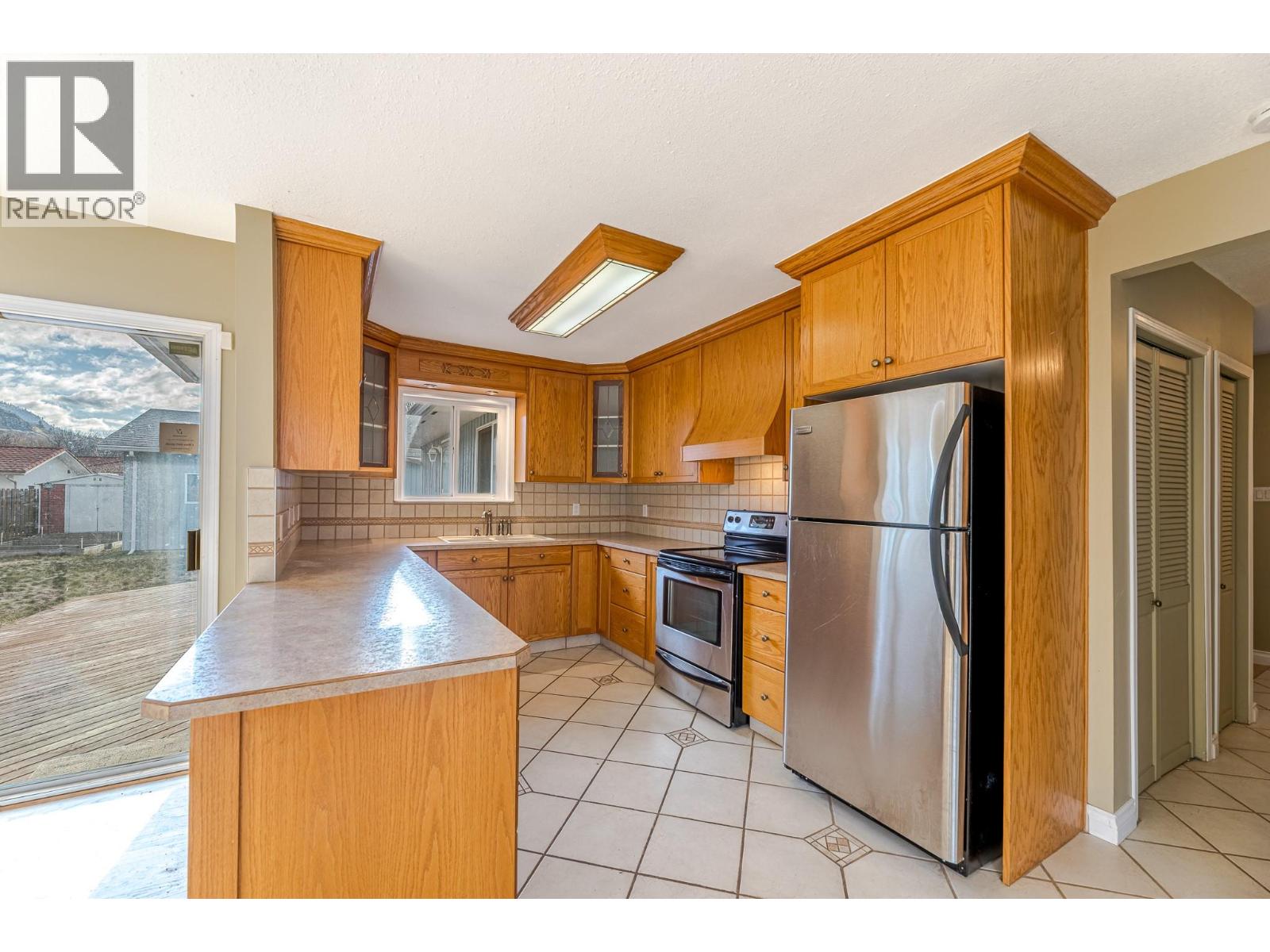 126 Lee Avenue, Penticton, British Columbia  V2A 3V8 - Photo 6 - 10388798