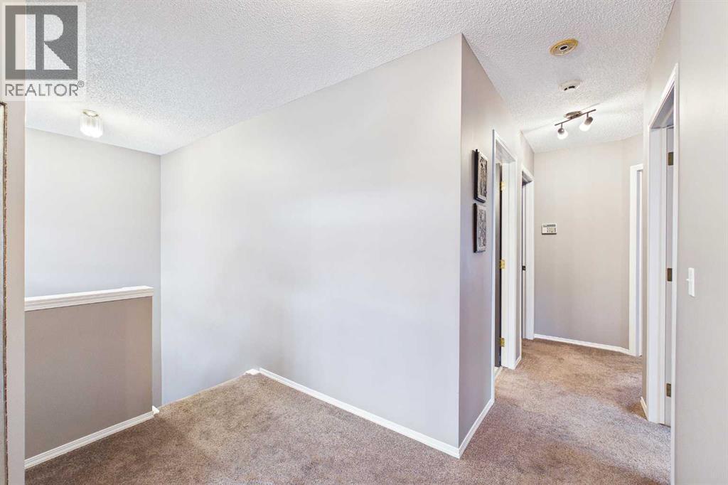279 Valley Brook Circle NW, Calgary, Alberta  T3B 5S4 - Photo 22 - A2317039