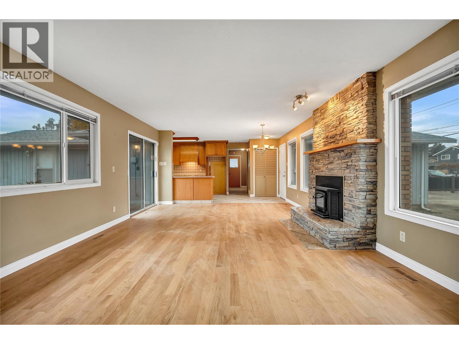 126 Lee Avenue, Penticton, British Columbia  V2A 3V8 - Photo 9 - 10388798