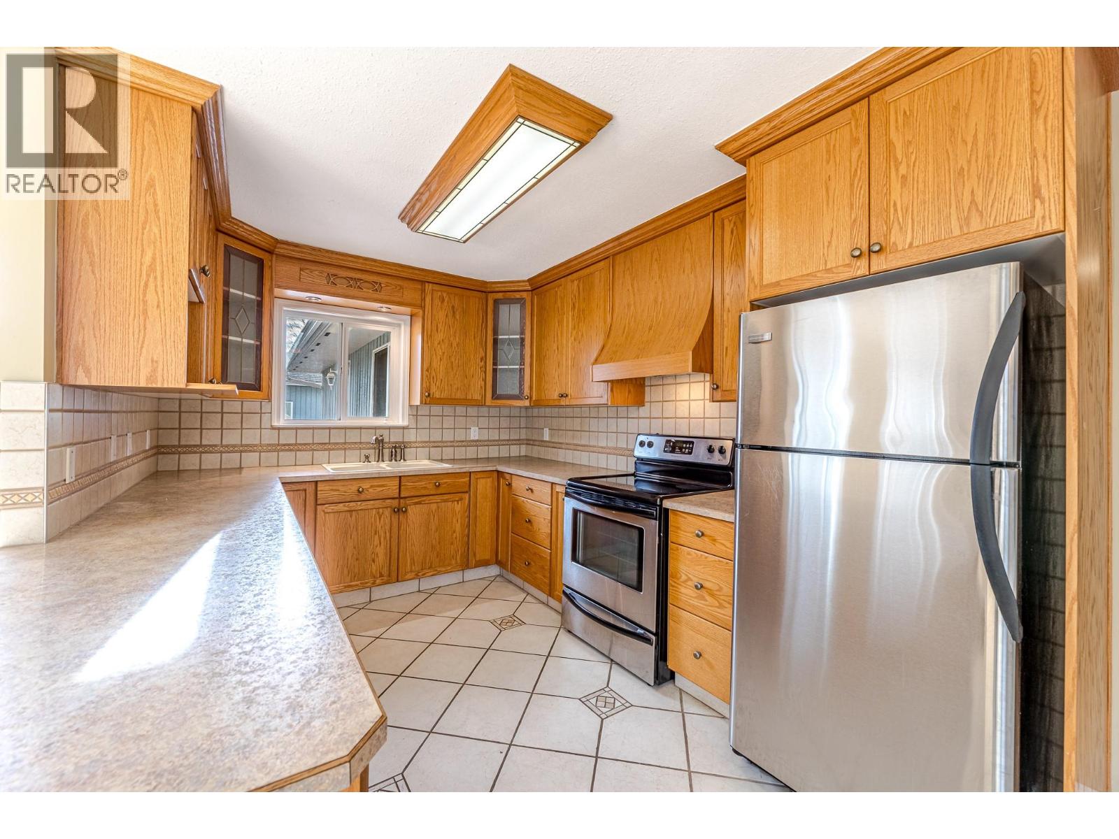 126 Lee Avenue, Penticton, British Columbia  V2A 3V8 - Photo 5 - 10388798