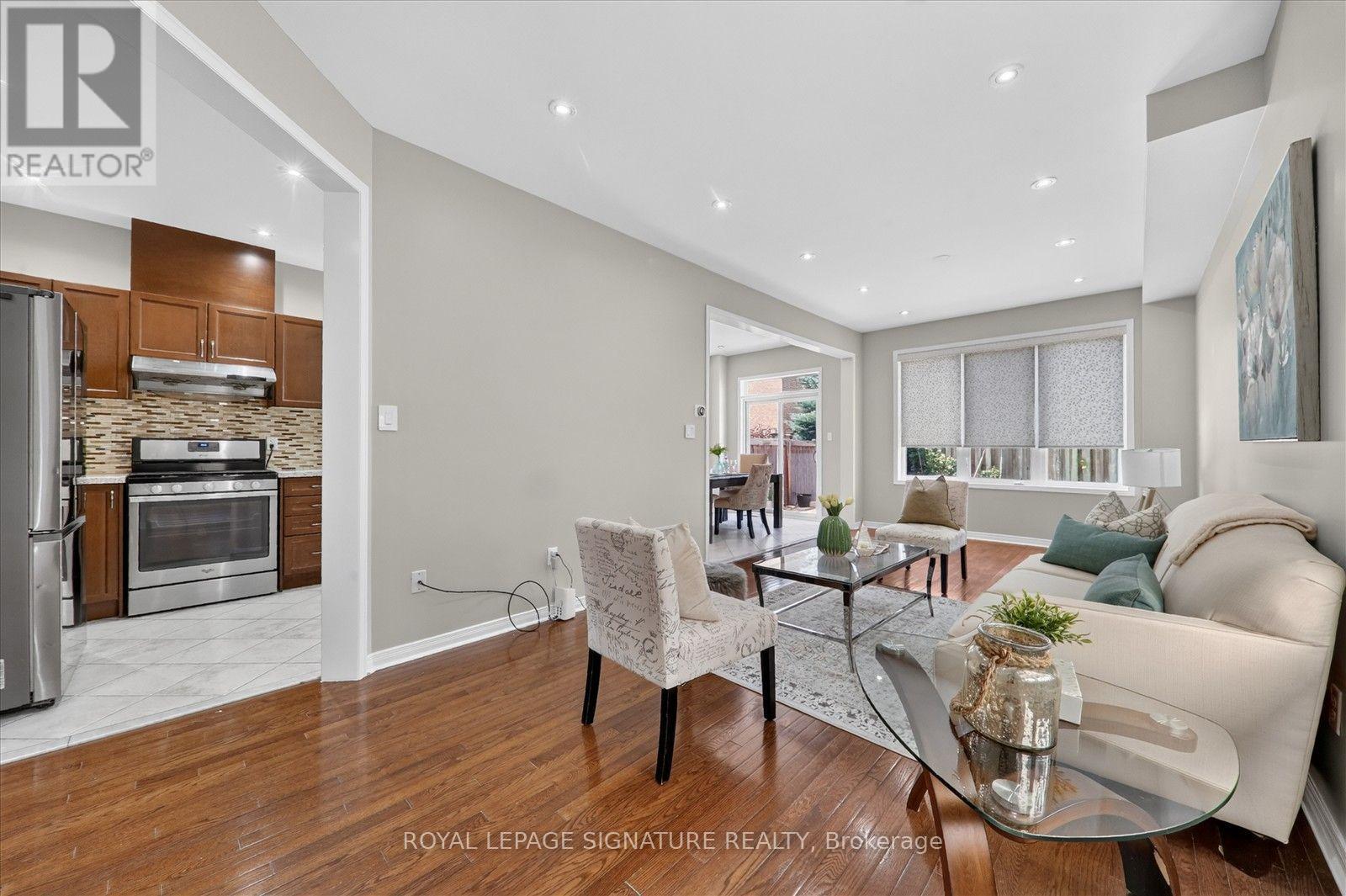 38 Coleluke Lane, Markham, Ontario  L3S 0B7 - Photo 8 - N13629254