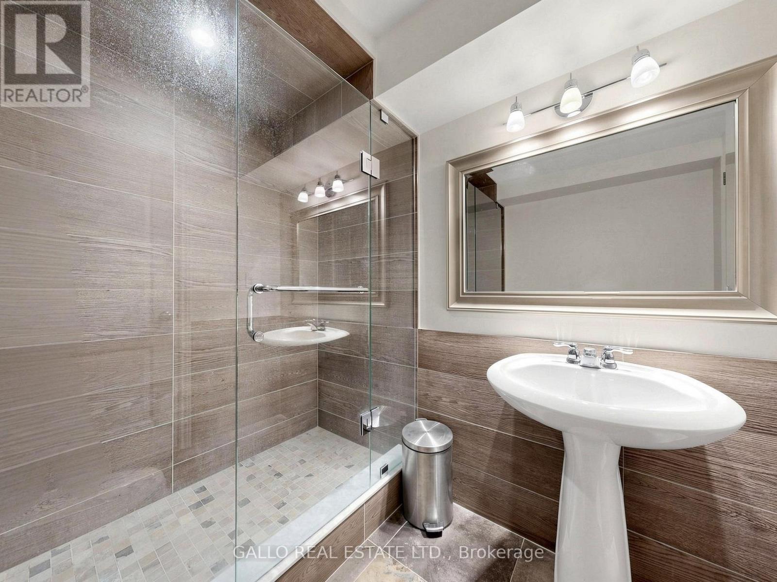 111 Pondmede Crescent, Whitchurch-Stouffville, Ontario  L4A 0E3 - Photo 32 - N13629298