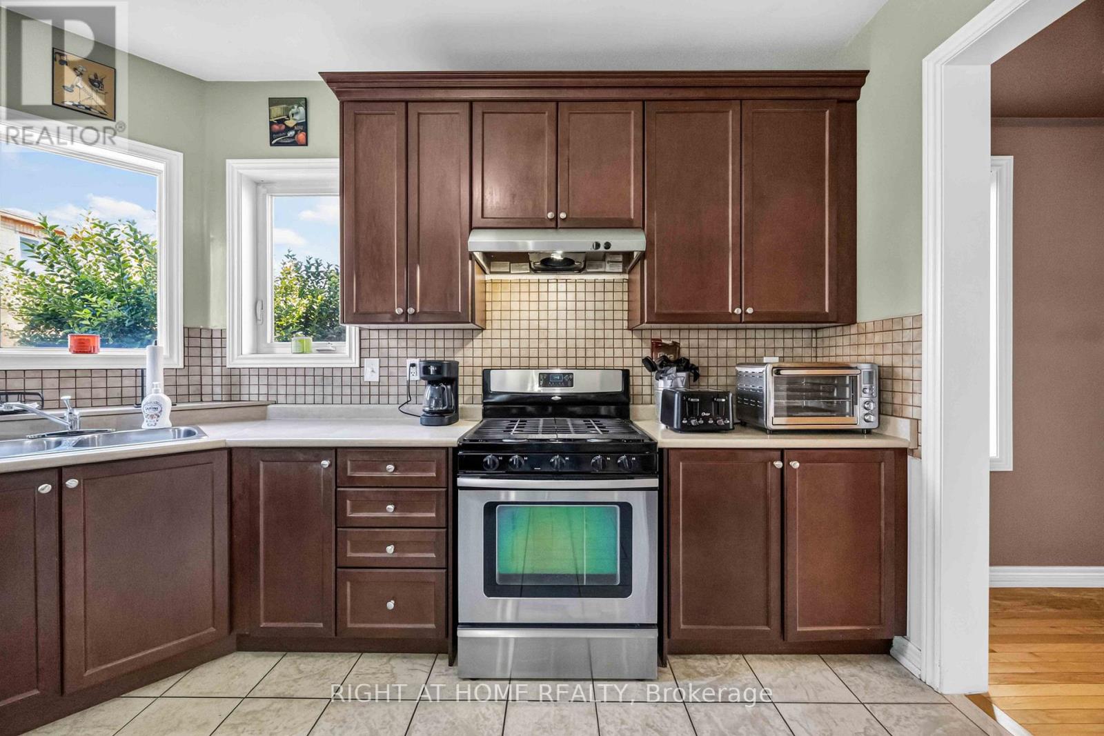 41 Foresta Drive, Vaughan, Ontario  L4H 0N4 - Photo 13 - N13629302