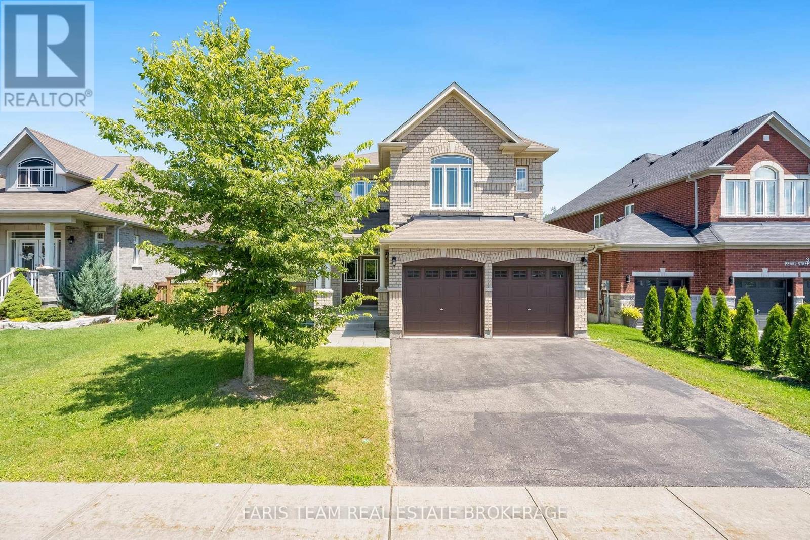 33 Pearl Street, Wasaga Beach, Ontario  L9Z 0G9 - Photo 3 - S13629264