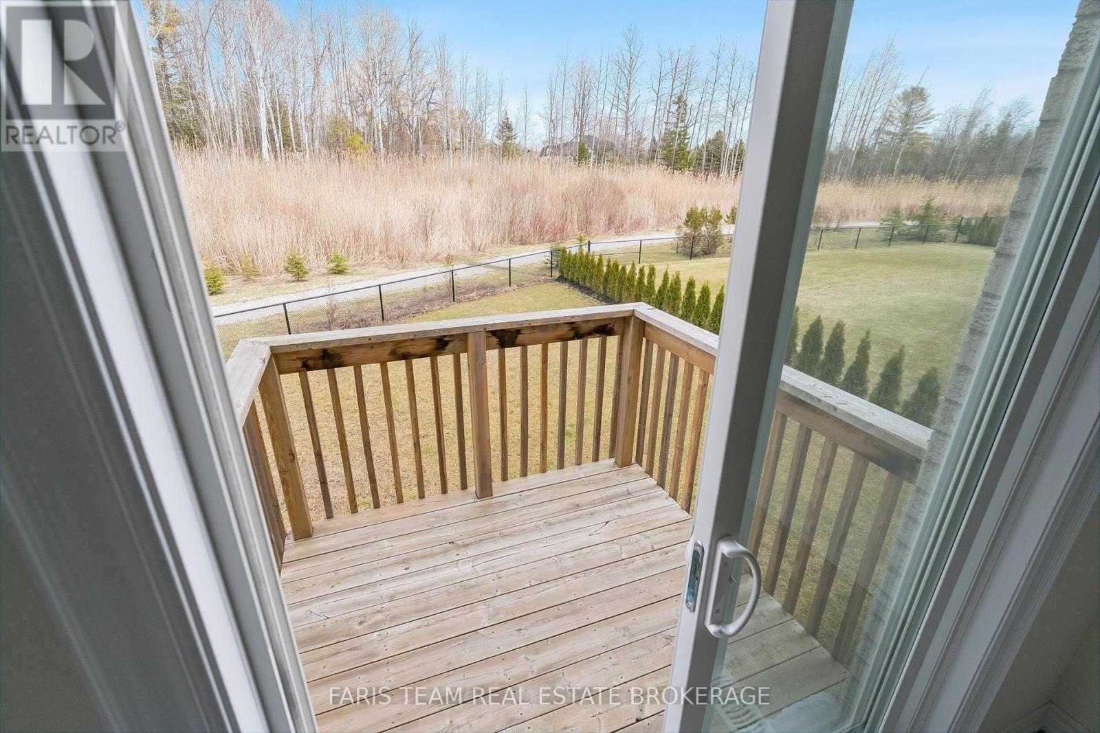 33 Pearl Street, Wasaga Beach, Ontario  L9Z 0G9 - Photo 9 - S13629264