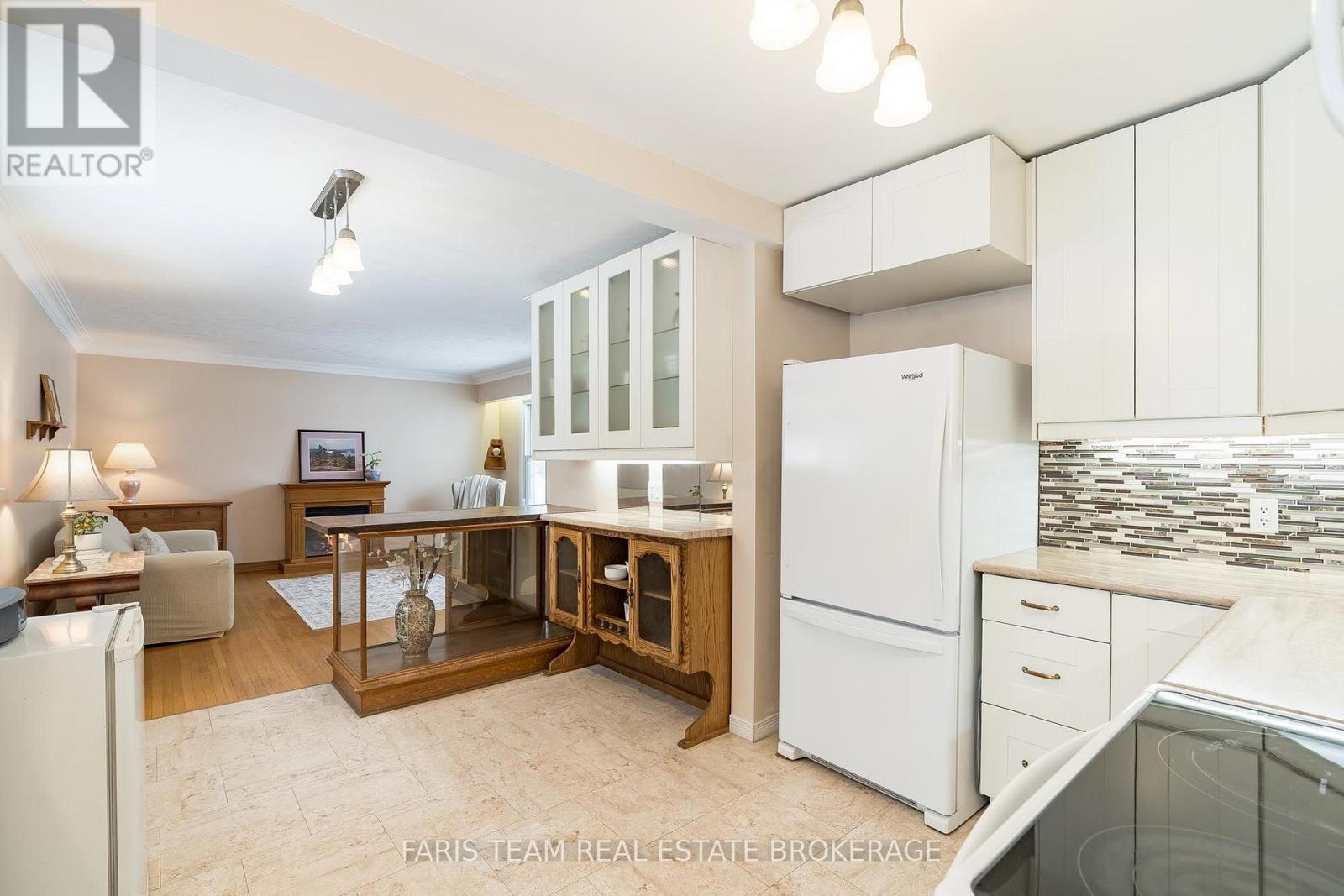 257 Church Street, Penetanguishene, Ontario  L9M 1G6 - Photo 11 - S13629316