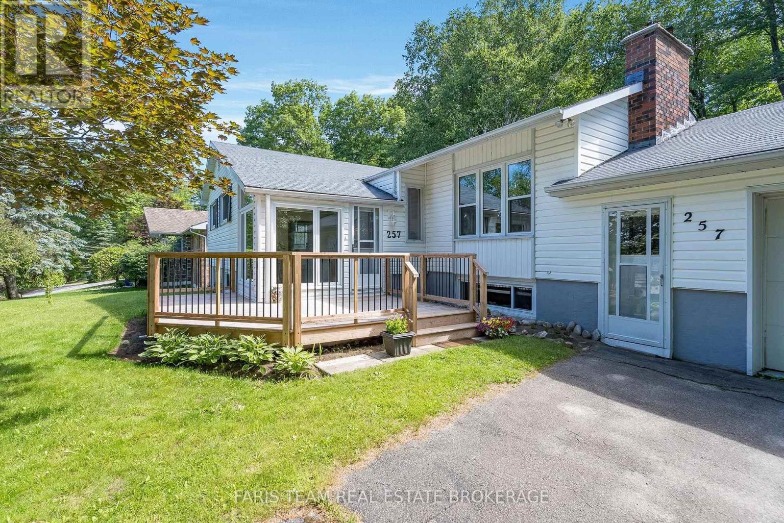 257 Church Street, Penetanguishene, Ontario  L9M 1G6 - Photo 4 - S13629316