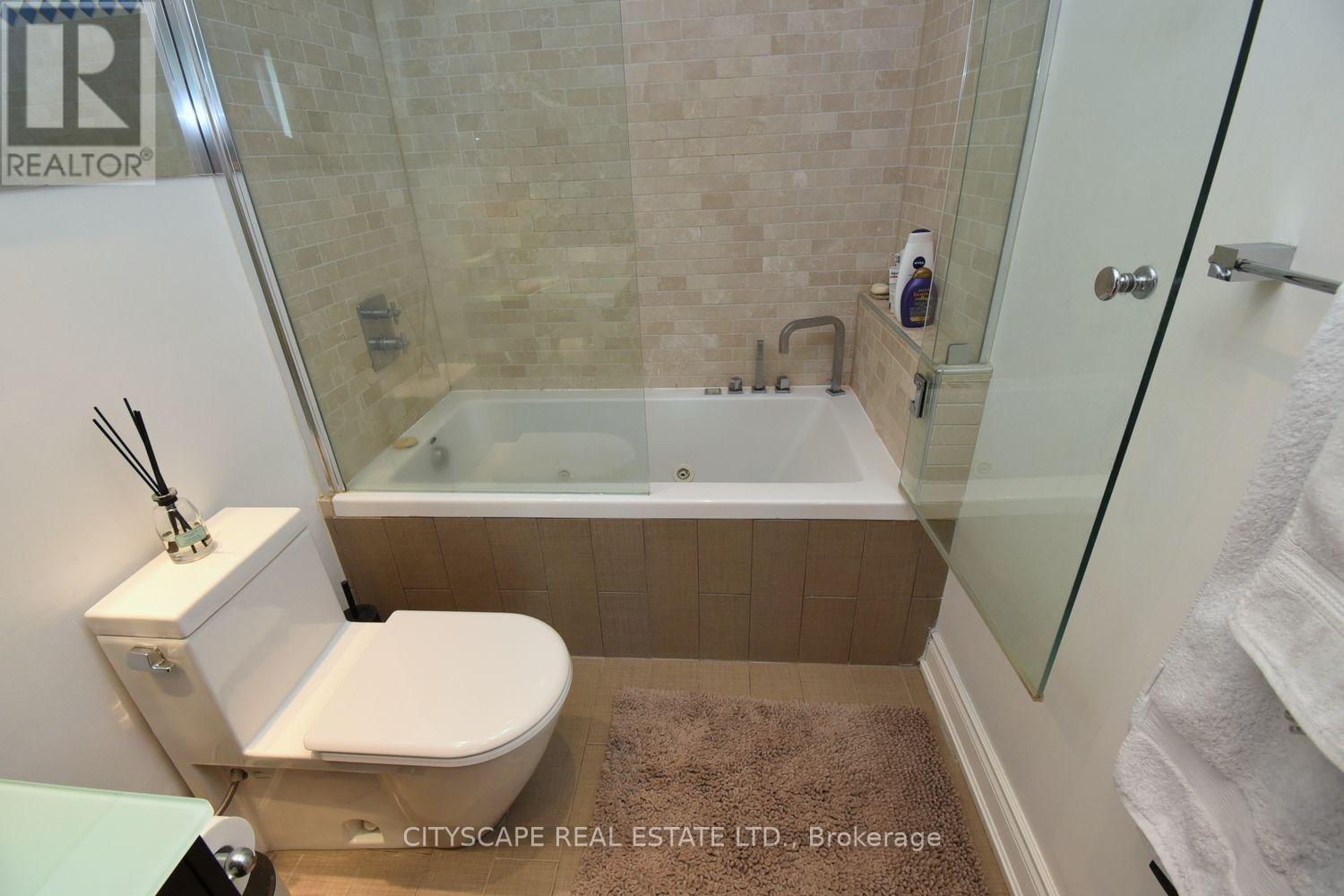 903 Bloor Street, Toronto, Ontario  M5S 1M8 - Photo 23 - W13629258