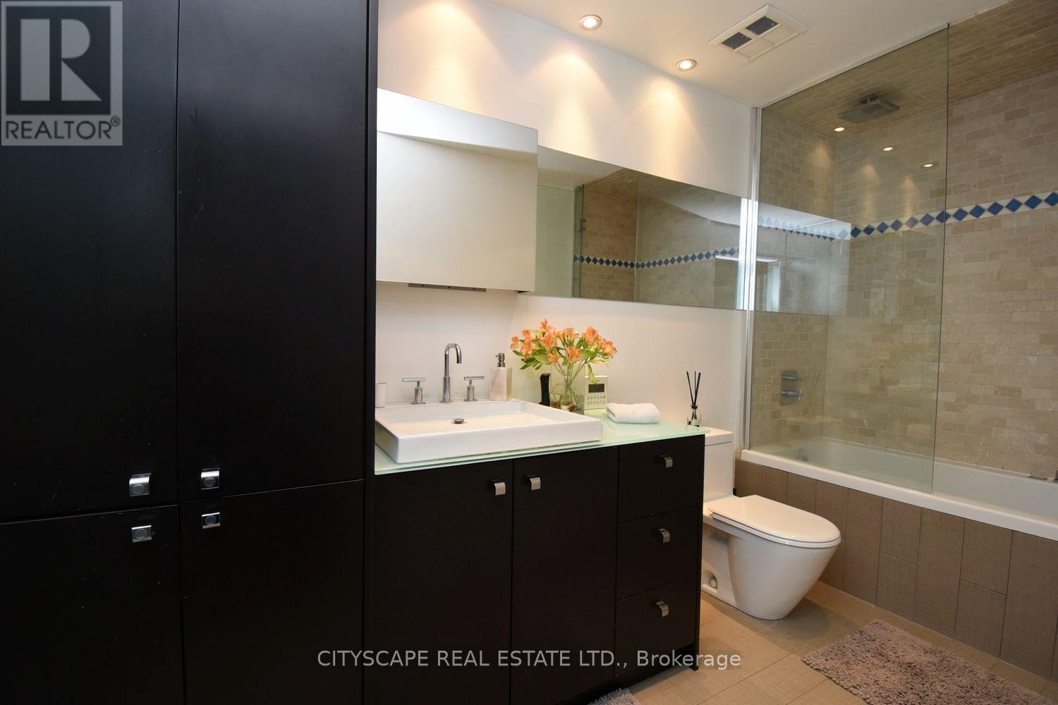 903 Bloor Street, Toronto, Ontario  M5S 1M8 - Photo 24 - W13629258