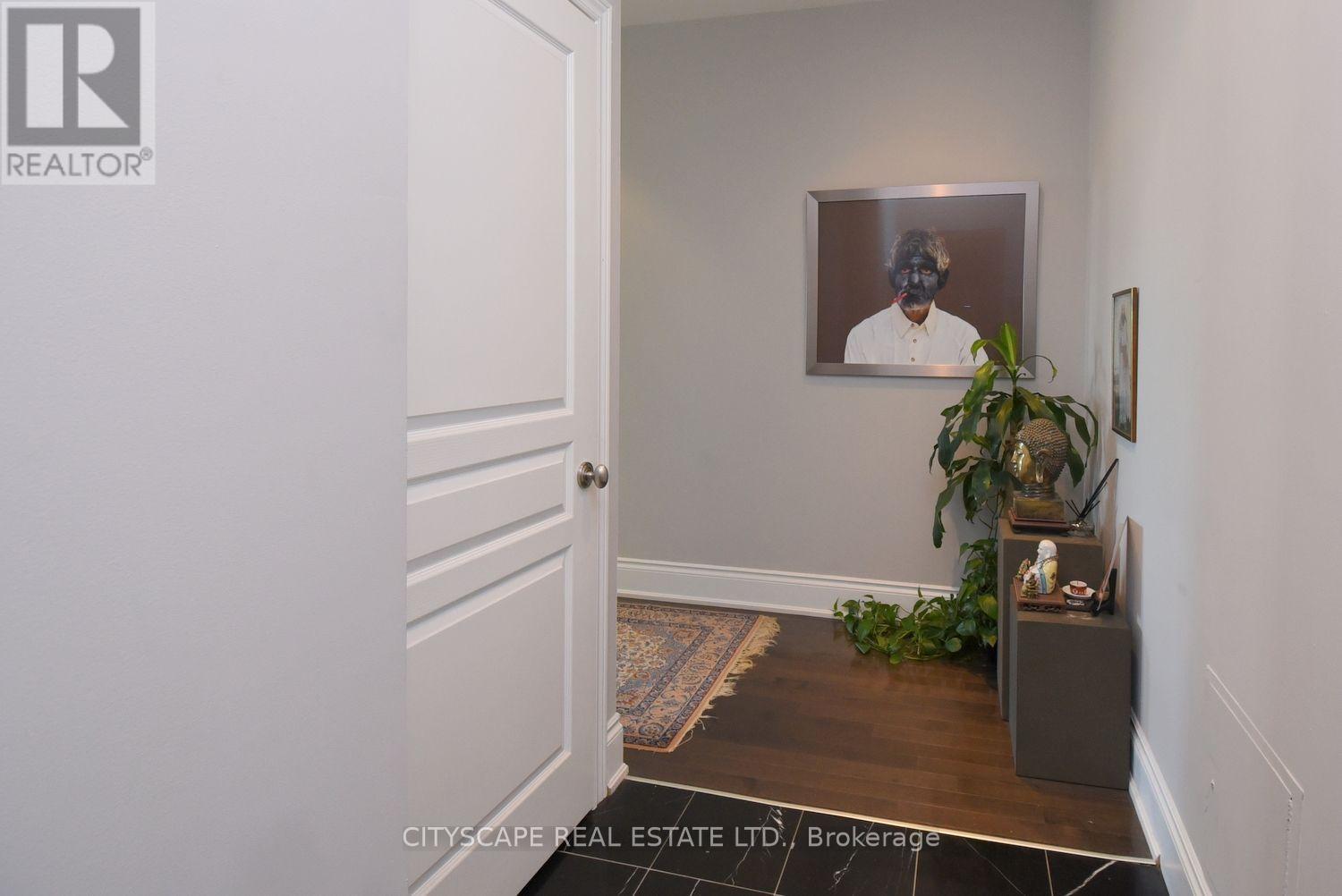 903 Bloor Street, Toronto, Ontario  M5S 1M8 - Photo 3 - W13629258