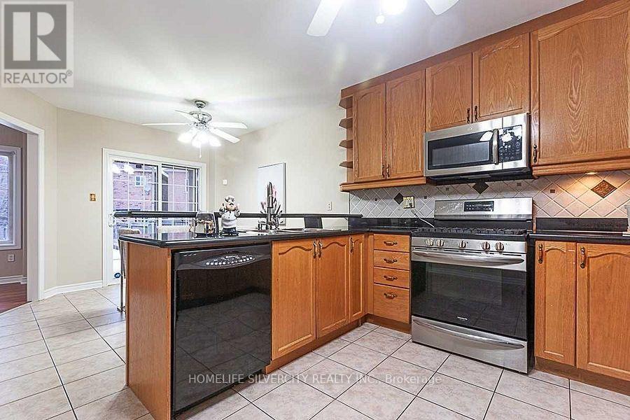 39 Savita Road, Brampton, Ontario  L7A 3V1 - Photo 11 - W13629290