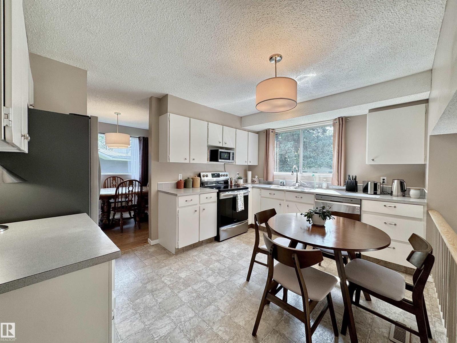 83 Garland Cr, Sherwood Park, Alberta  T8A 2P9 - Photo 11 - E4501800