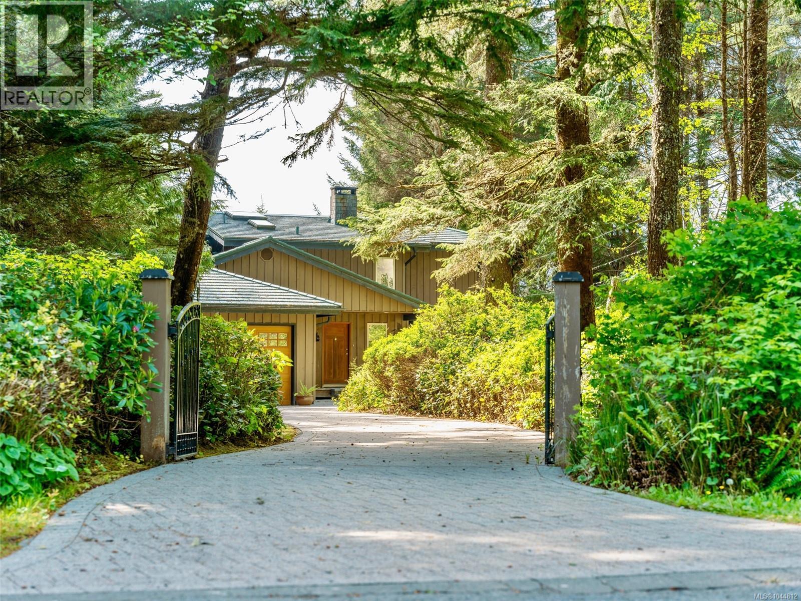 1261 Lynn Rd, Tofino, British Columbia