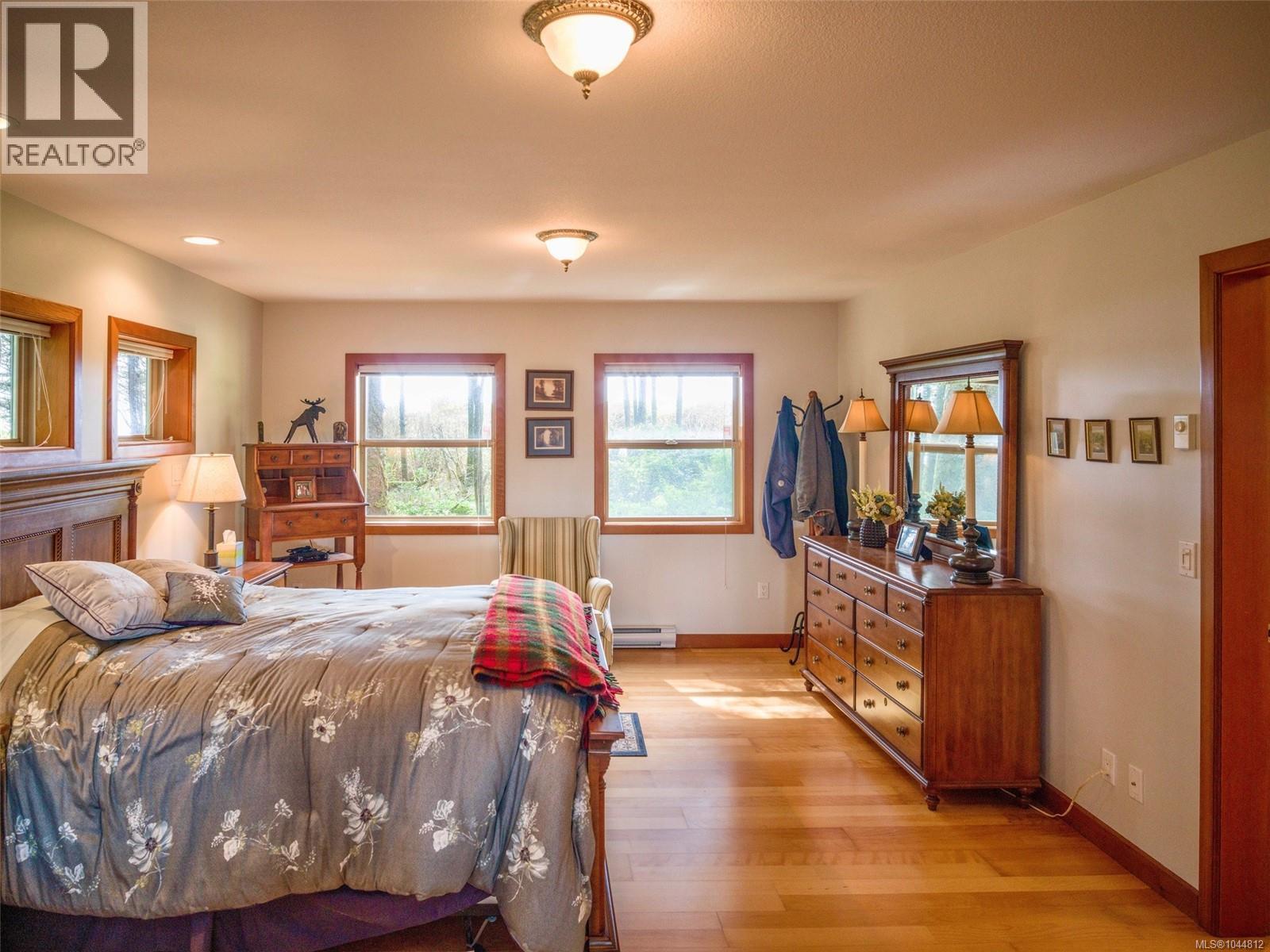 1261 Lynn Rd, Tofino, British Columbia  V0R 2Z0 - Photo 15 - 1044812