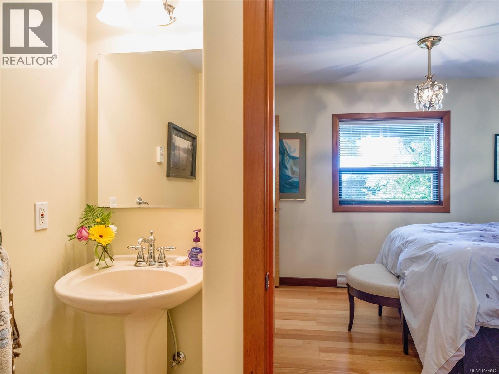 1261 Lynn Rd, Tofino, British Columbia  V0R 2Z0 - Photo 18 - 1044812