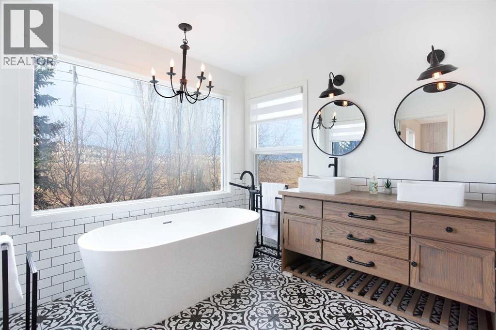 90 Discovery Ridge Road SW, Calgary, Alberta  T3H 4R4 - Photo 30 - A2327230
