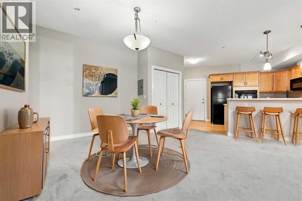 317, 60 Royal Oak Plaza NW, Calgary, Alberta  T3G 0A7 - Photo 4 - A2331438