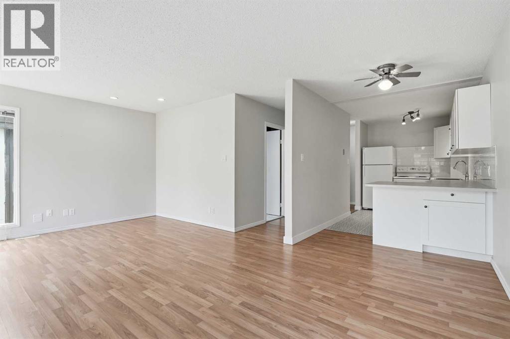 4, 126 Mcrae Street, Okotoks, Alberta  T1S 1J4 - Photo 4 - A2333771