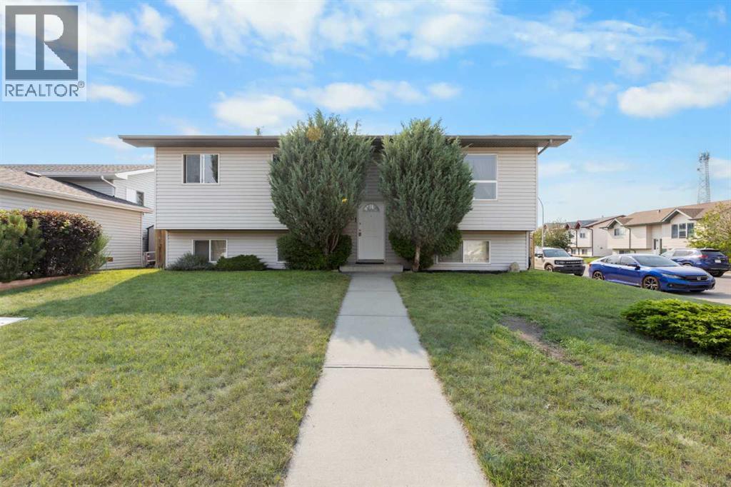 1501 Strathcona Close, Strathmore, Alberta  T1P 1S2 - Photo 2 - A2334075