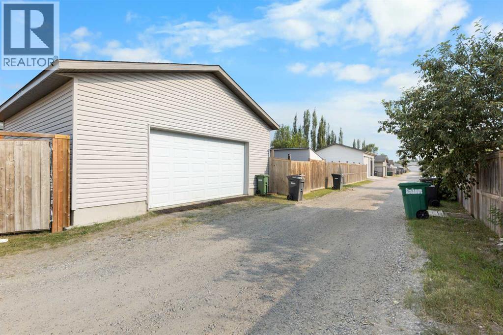 1501 Strathcona Close, Strathmore, Alberta  T1P 1S2 - Photo 35 - A2334075