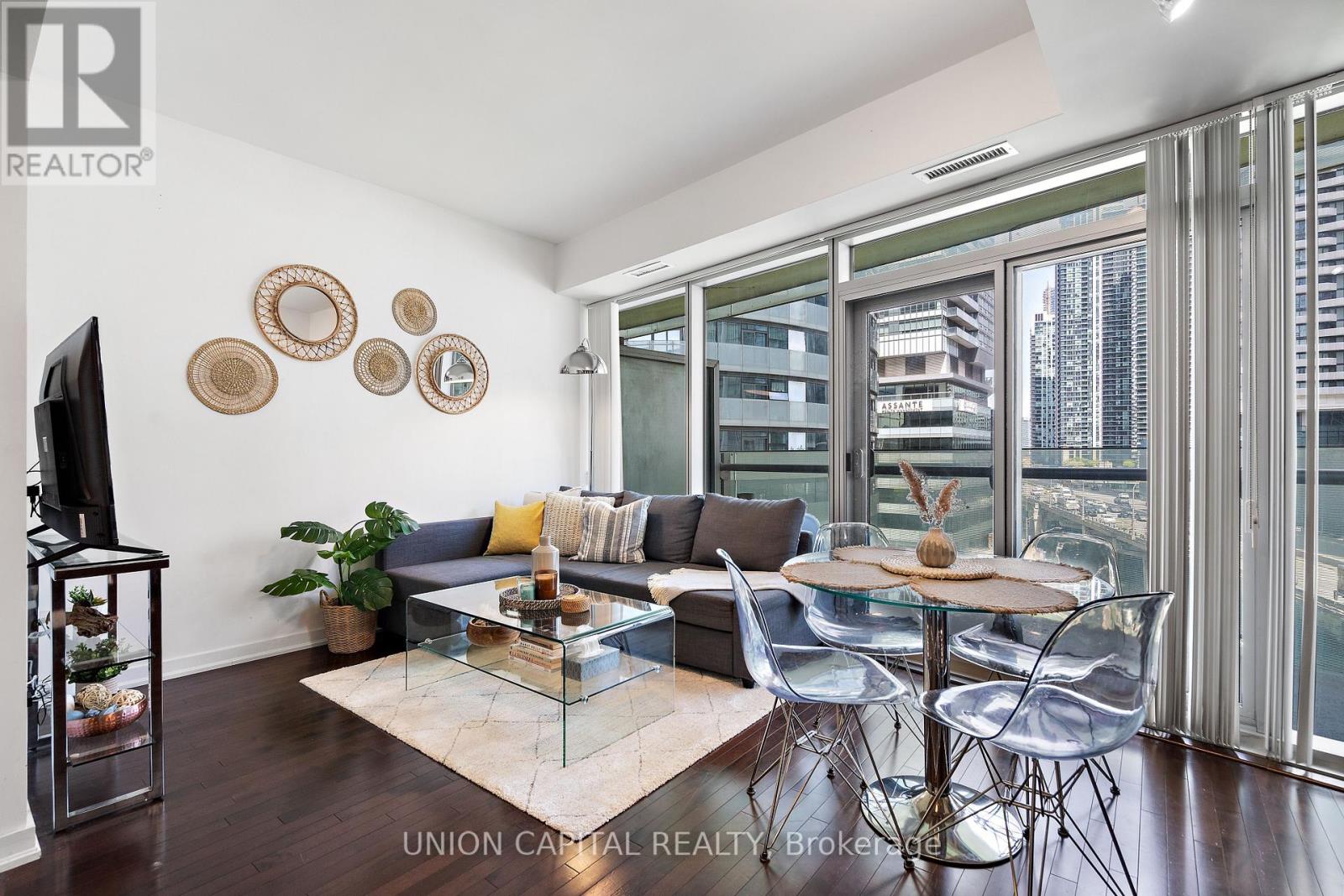 501 - 12 YORK STREET, Toronto, Ontario