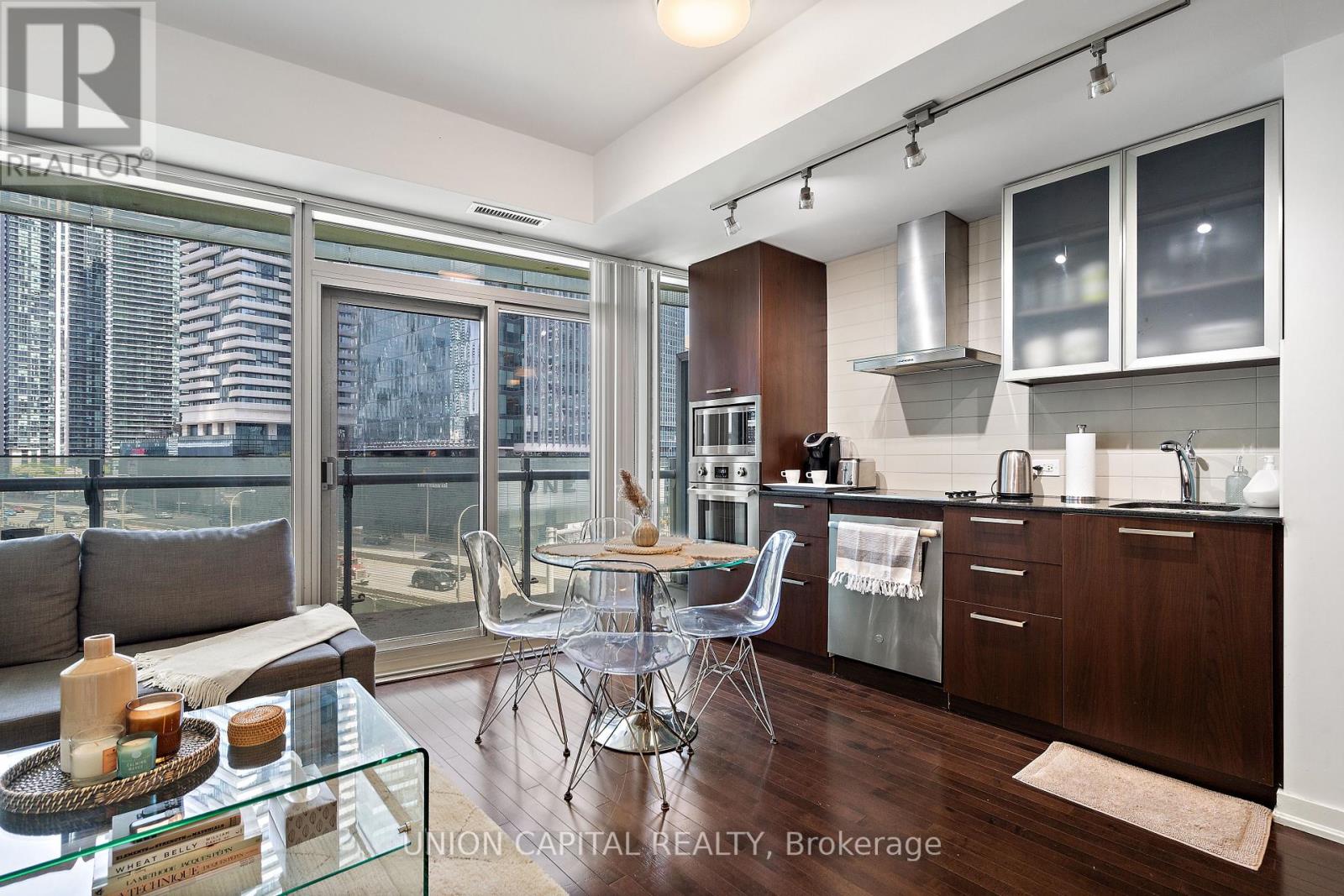 501 - 12 York Street, Toronto, Ontario  M5J 0A9 - Photo 2 - C13629390
