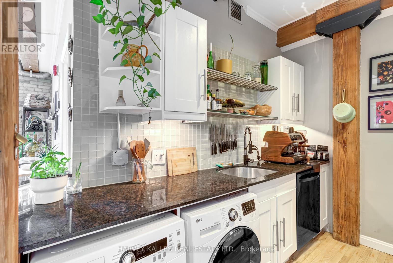 304 - 24 Noble Street, Toronto, Ontario  M6K 2C8 - Photo 10 - W13629378