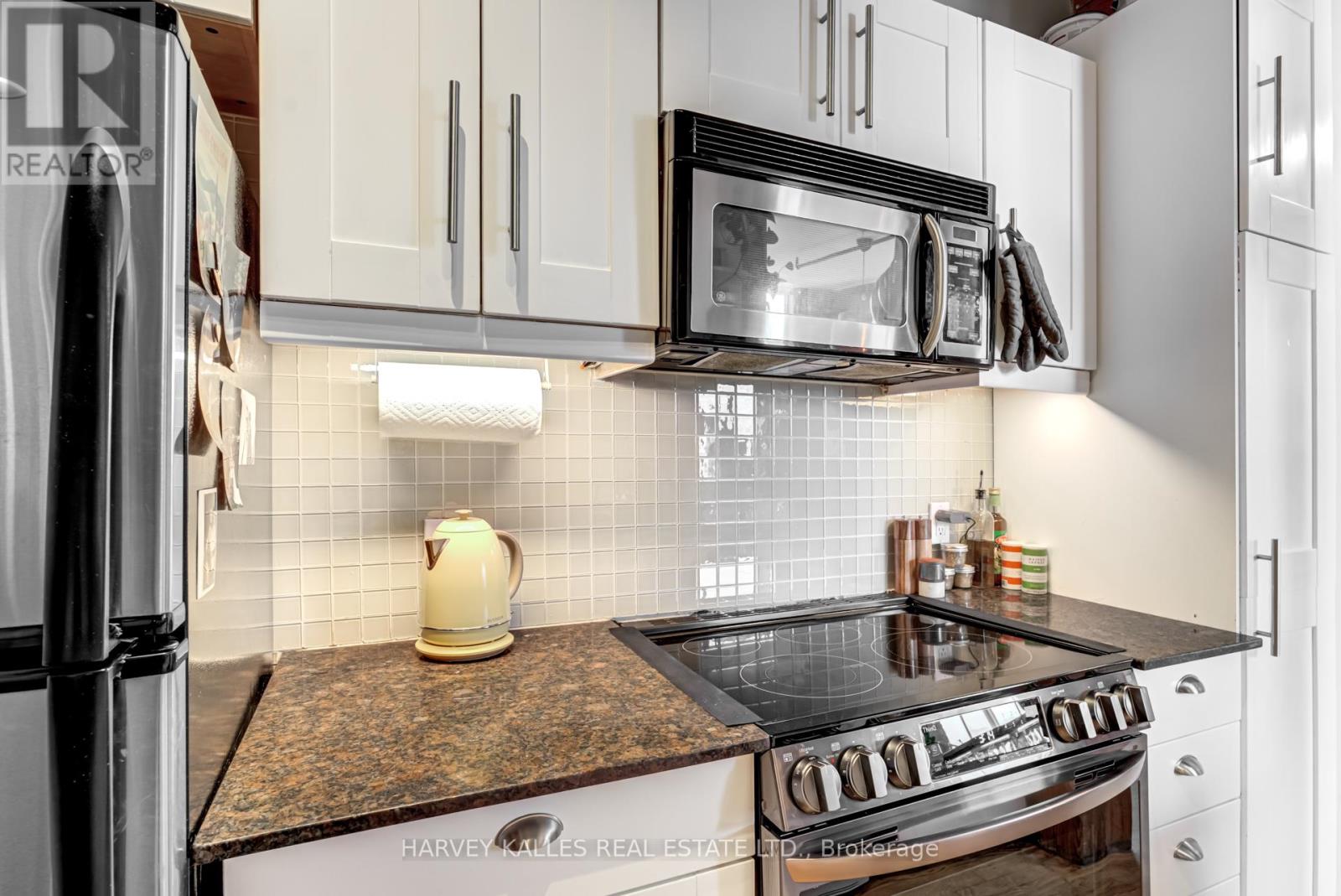 304 - 24 Noble Street, Toronto, Ontario  M6K 2C8 - Photo 11 - W13629378