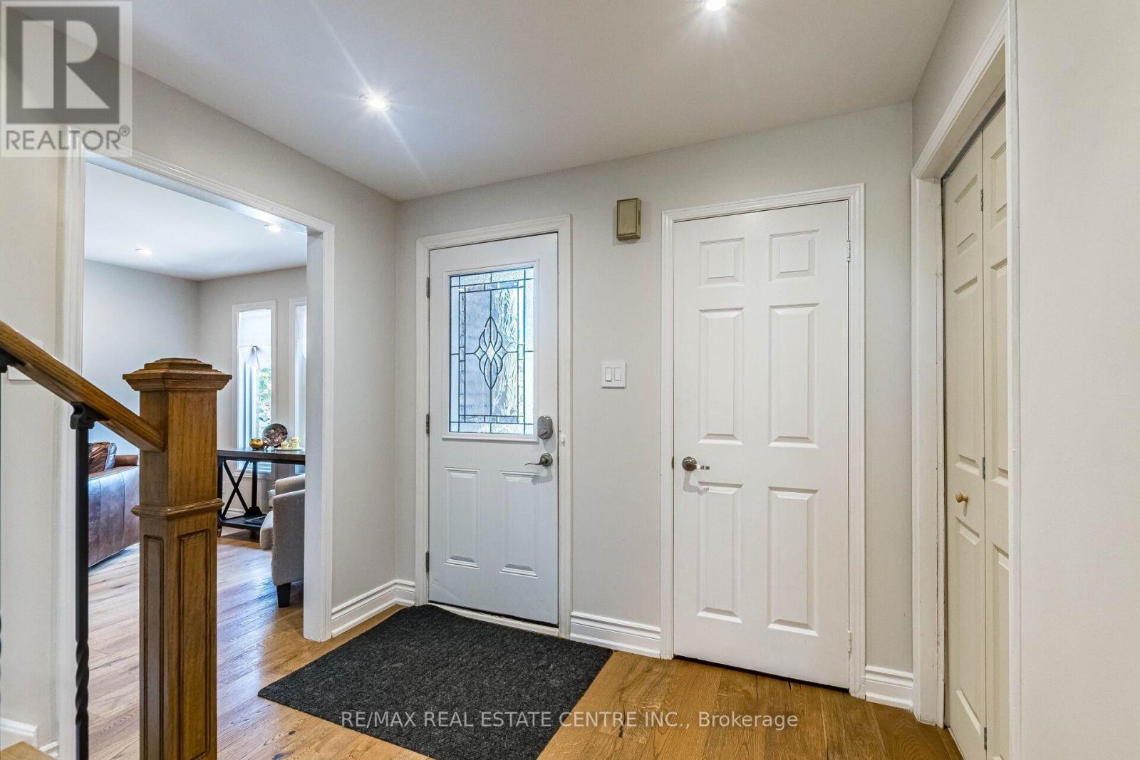 1571 Meadowfield Crescent, Mississauga, Ontario  L5M 4T4 - Photo 3 - W13629380