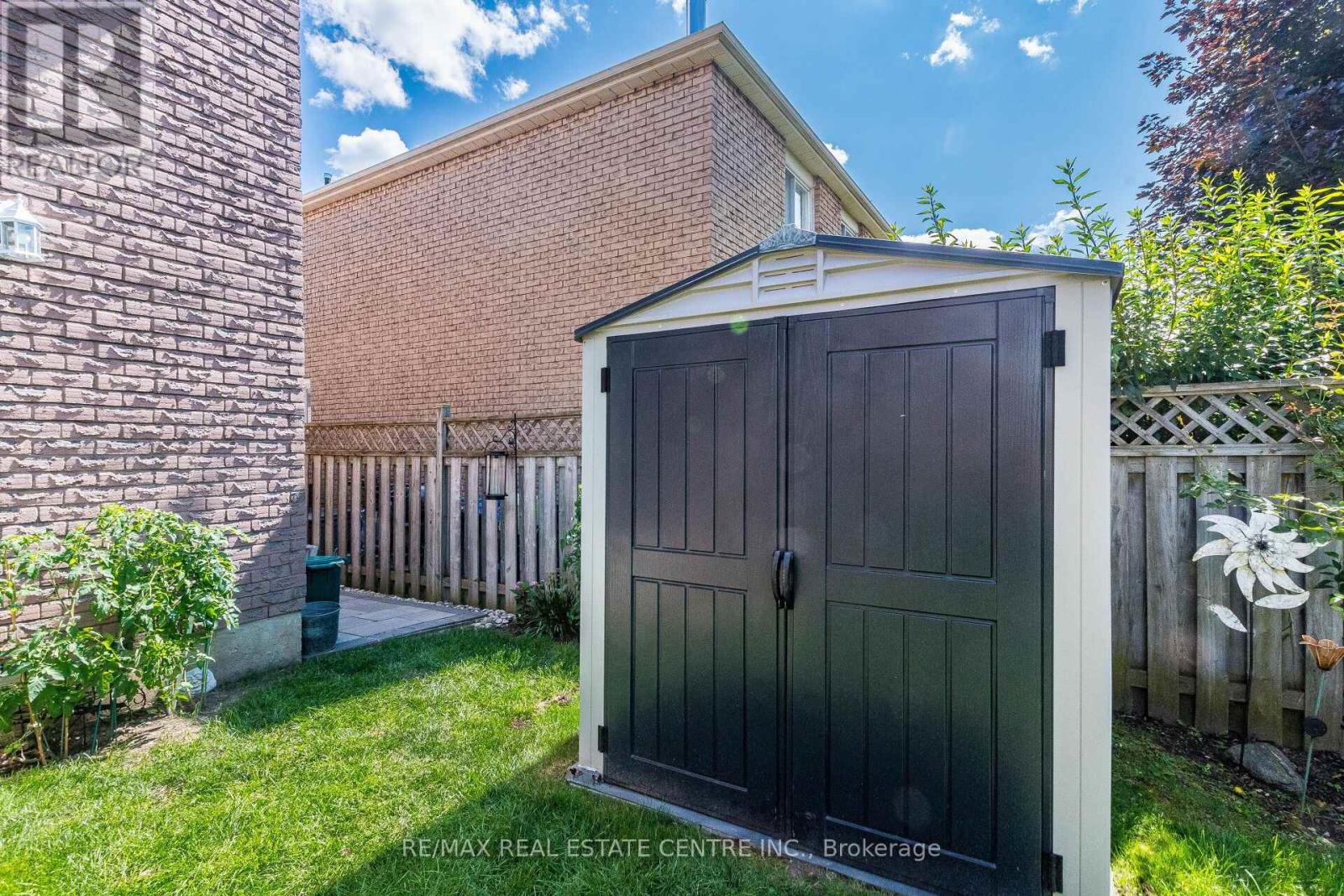 1571 Meadowfield Crescent, Mississauga, Ontario  L5M 4T4 - Photo 35 - W13629380