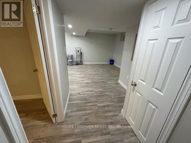 542 Wingrove Crescent, Oakville, Ontario  L6L 4R6 - Photo 4 - W13629388