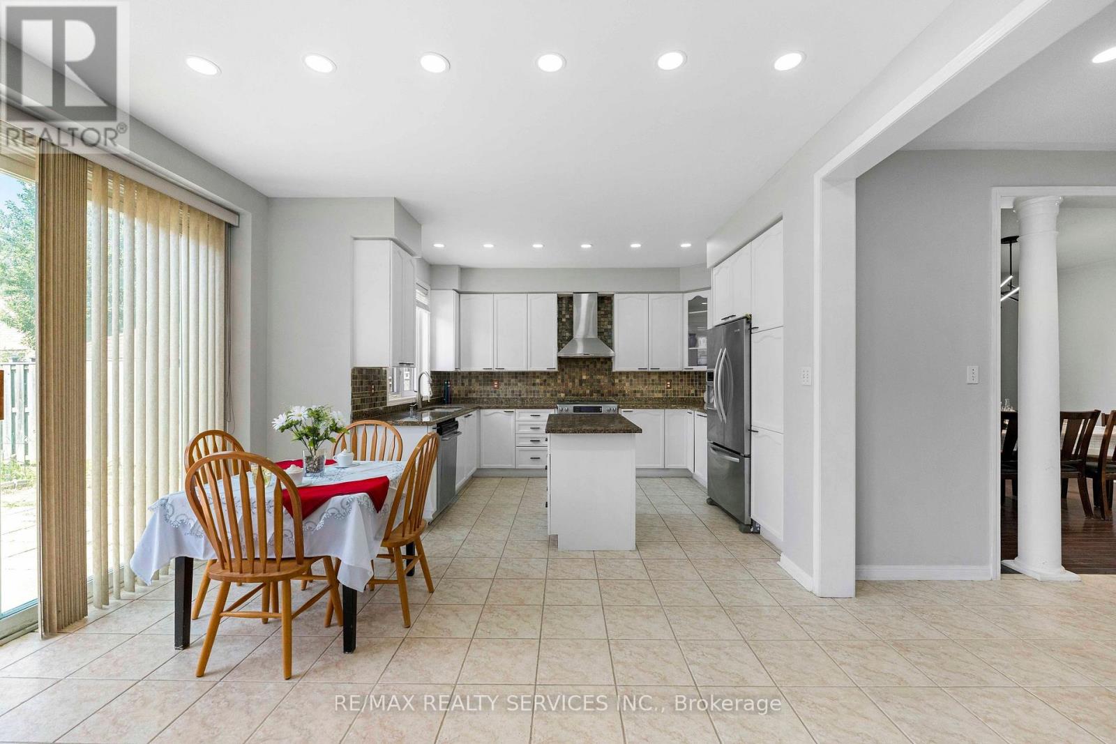 3696 Waterfall Crescent, Mississauga, Ontario  L5N 8G8 - Photo 10 - W13628986