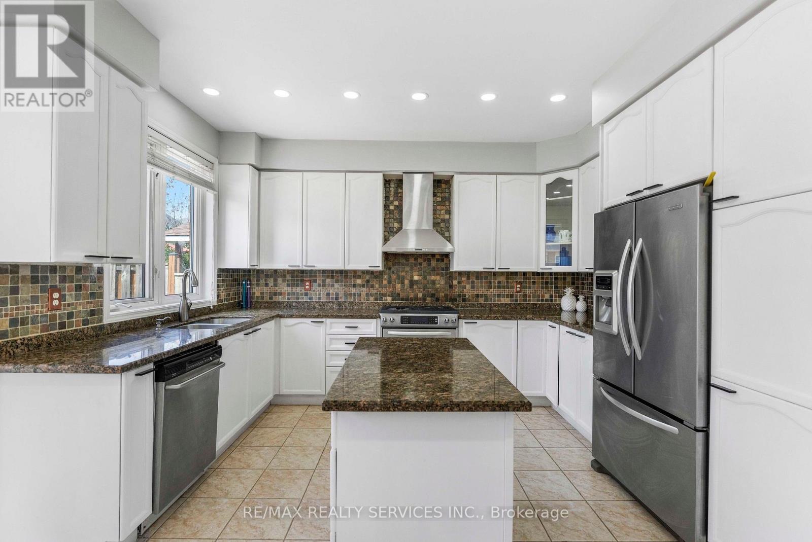 3696 Waterfall Crescent, Mississauga, Ontario  L5N 8G8 - Photo 11 - W13628986