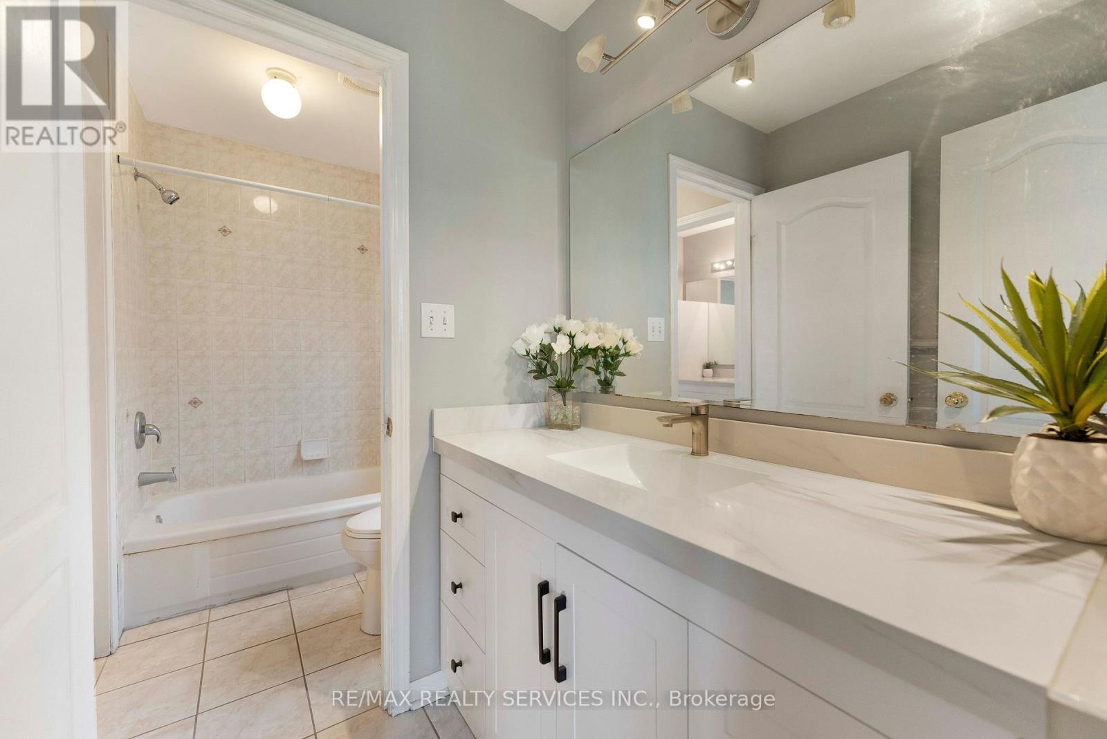 3696 Waterfall Crescent, Mississauga, Ontario  L5N 8G8 - Photo 23 - W13628986