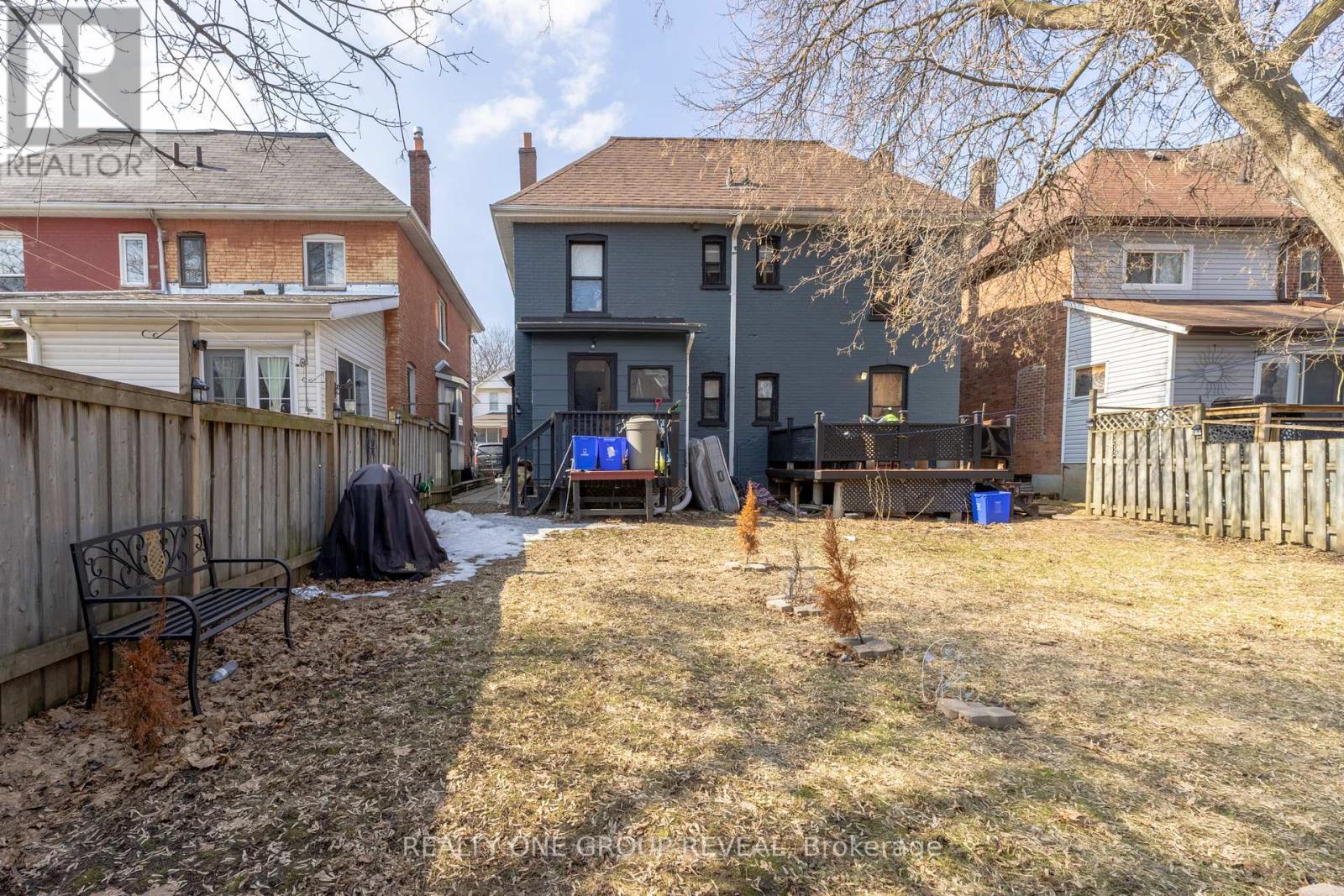 275 Jarvis Street, Oshawa, Ontario  L1G 5K8 - Photo 2 - E13136486