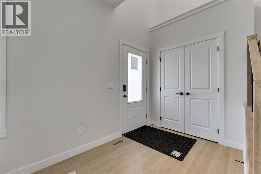 351 Fireside Drive, Cochrane, Alberta  T4C 3J1 - Photo 5 - A2254442