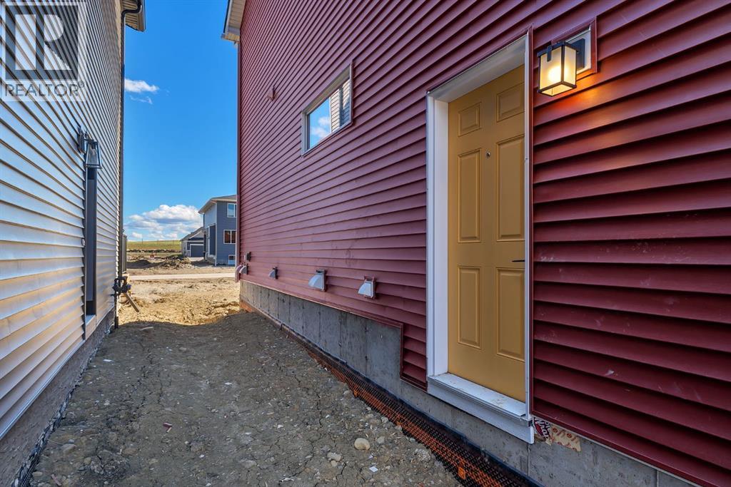 351 Fireside Drive, Cochrane, Alberta  T4C 3J1 - Photo 32 - A2254442