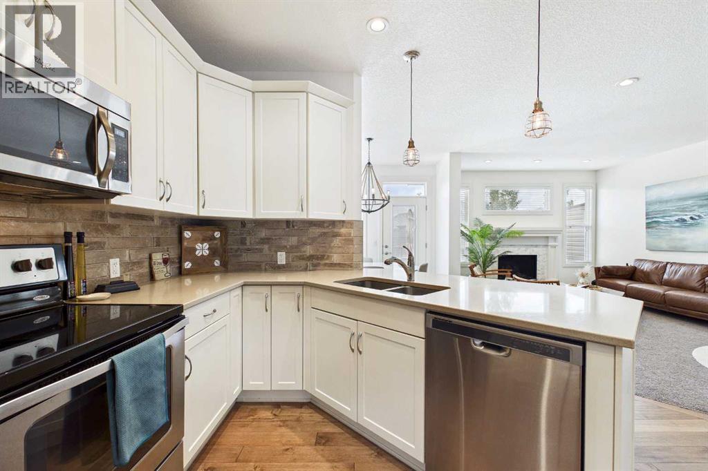 25 Evansglen Mews NW, Calgary, Alberta  T3P 0P1 - Photo 10 - A2331290