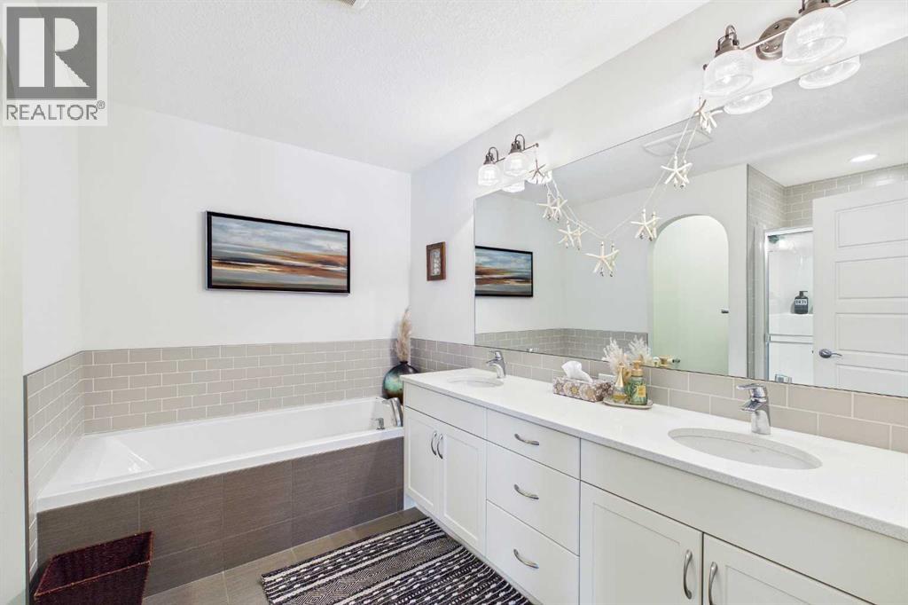 25 Evansglen Mews NW, Calgary, Alberta  T3P 0P1 - Photo 23 - A2331290