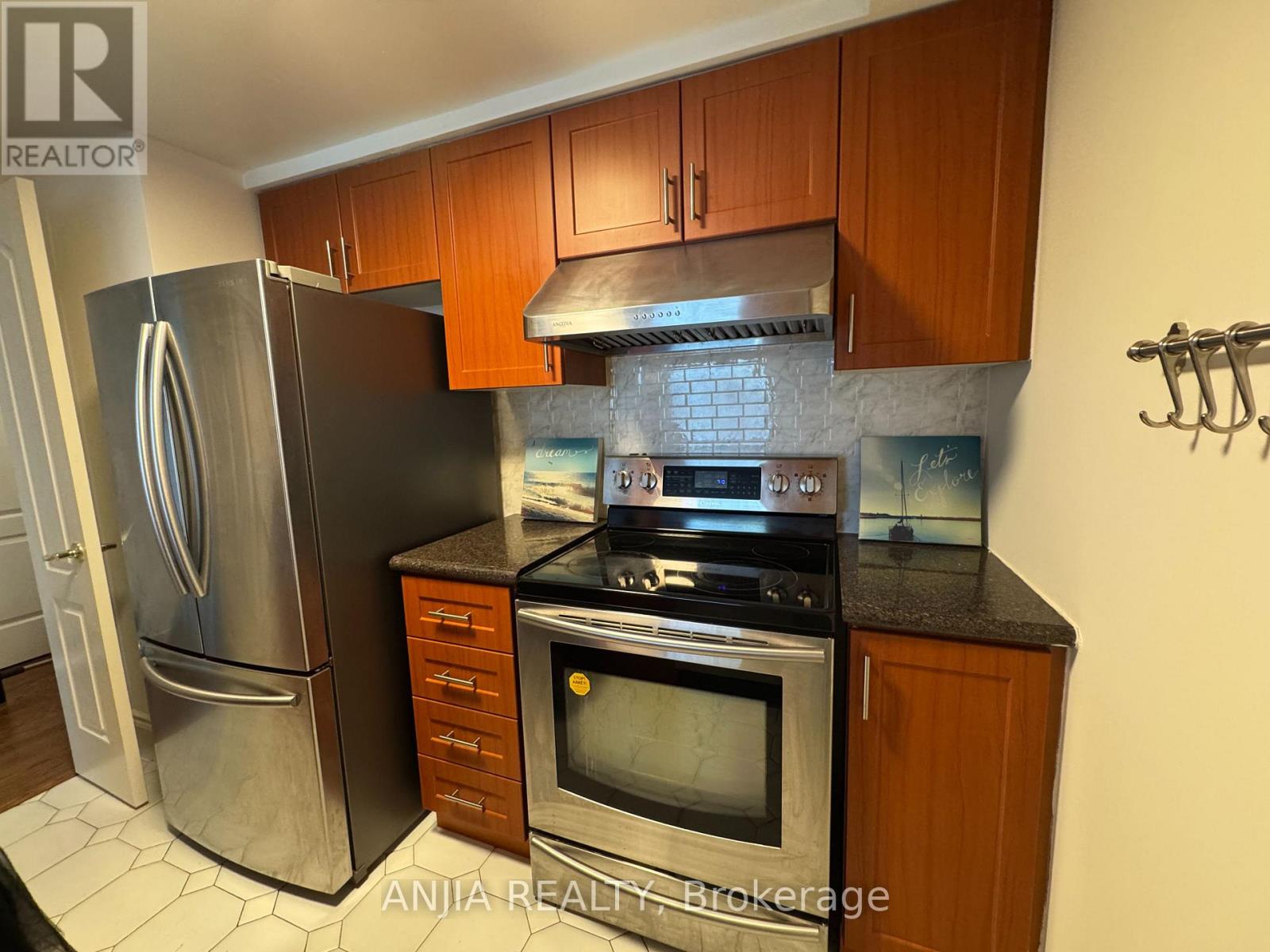 211 - 75 York Mills Road, Toronto, Ontario  M2P 2E7 - Photo 10 - C13629424
