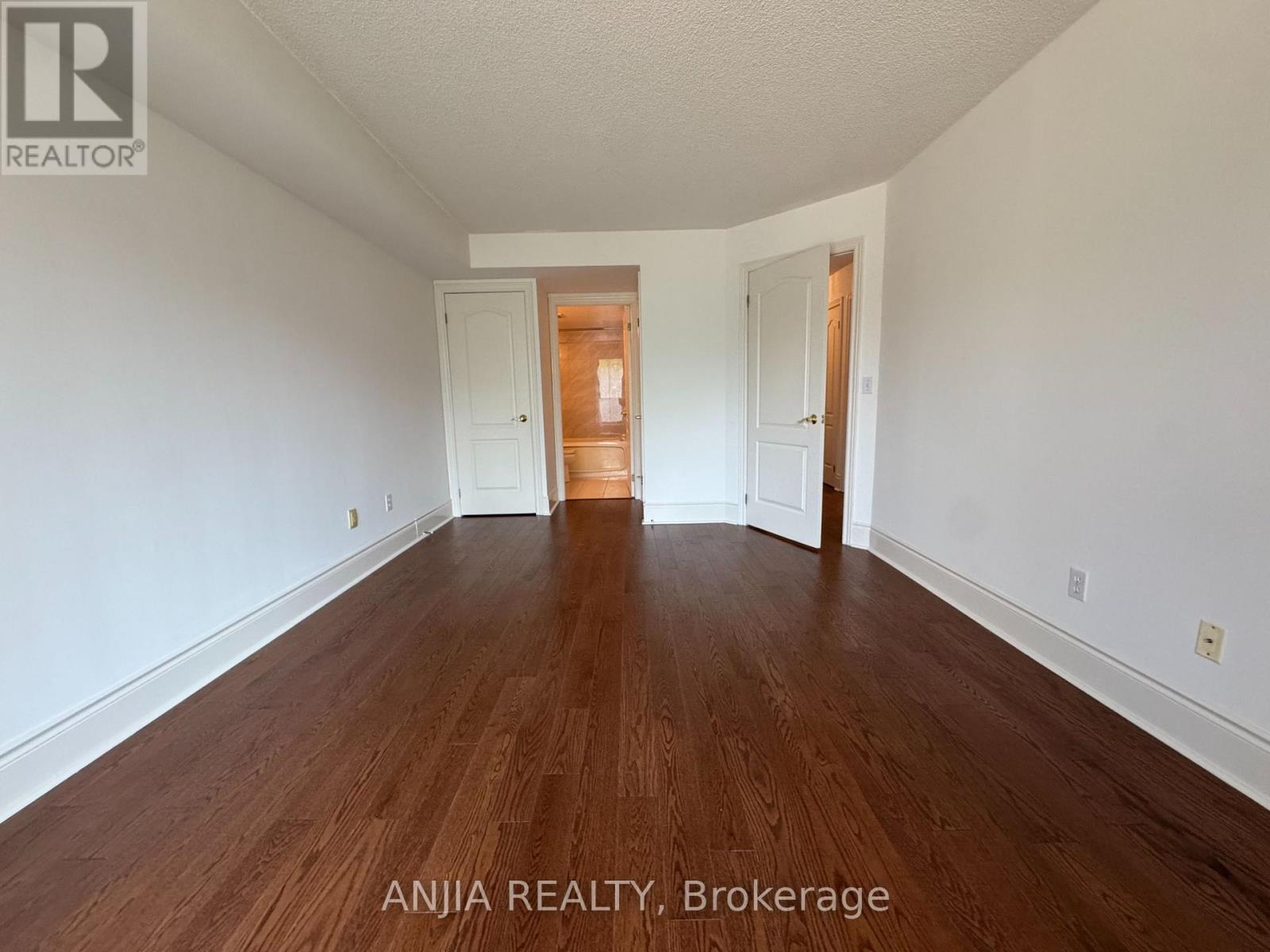 211 - 75 York Mills Road, Toronto, Ontario  M2P 2E7 - Photo 14 - C13629424